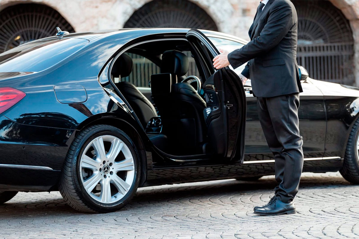 Benefits of chauffeur driven